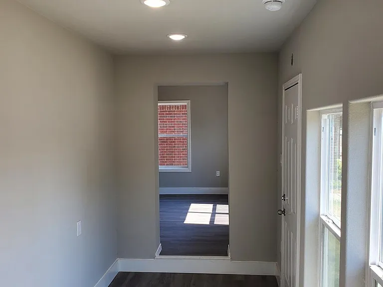 7026 Ash St — Photo 2