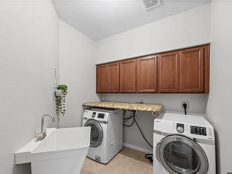 3381 Vineyard Trl — Photo 17