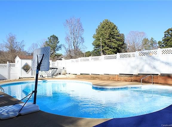 4th image of 281 Wells Dr