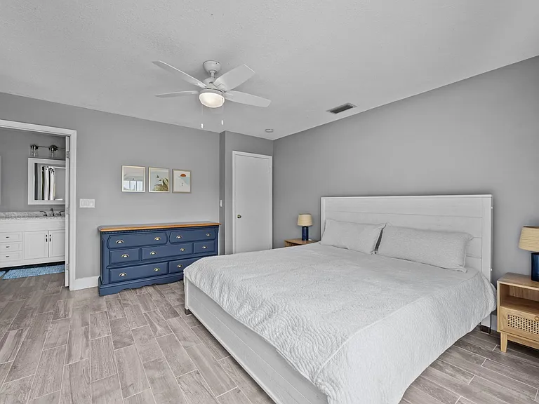 537 Margaret St — Photo 19