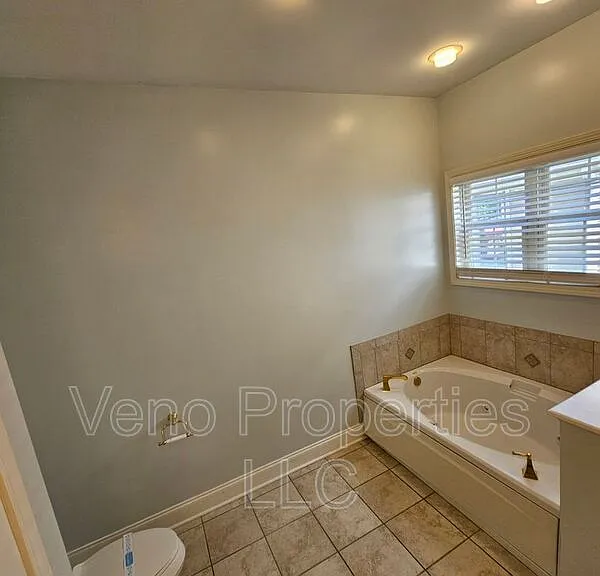 5 Brighton Ct — Photo 13