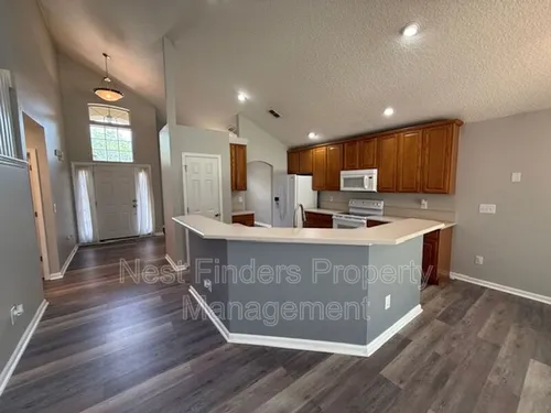 830 S Lilac Loop Photo 1