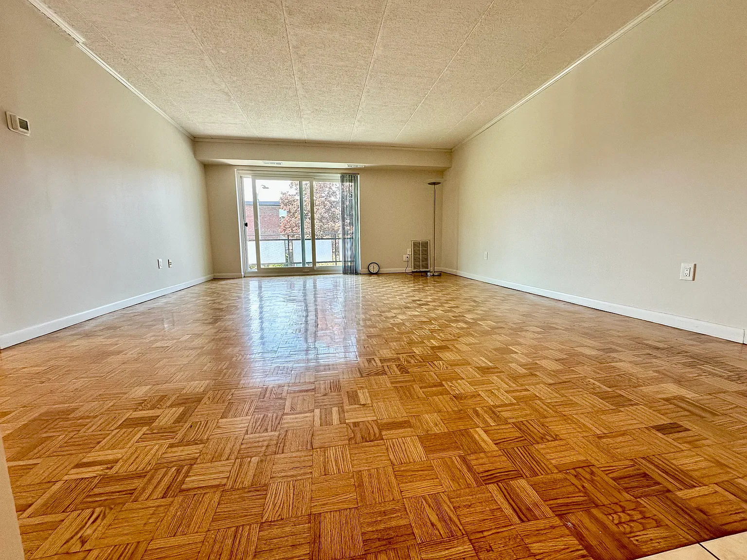 2 bed, 950 sqft, $2,850 — Photo 3