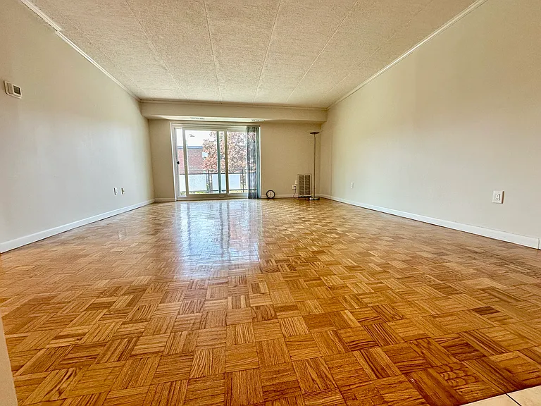 44 Broadlawn Park — Photo 3