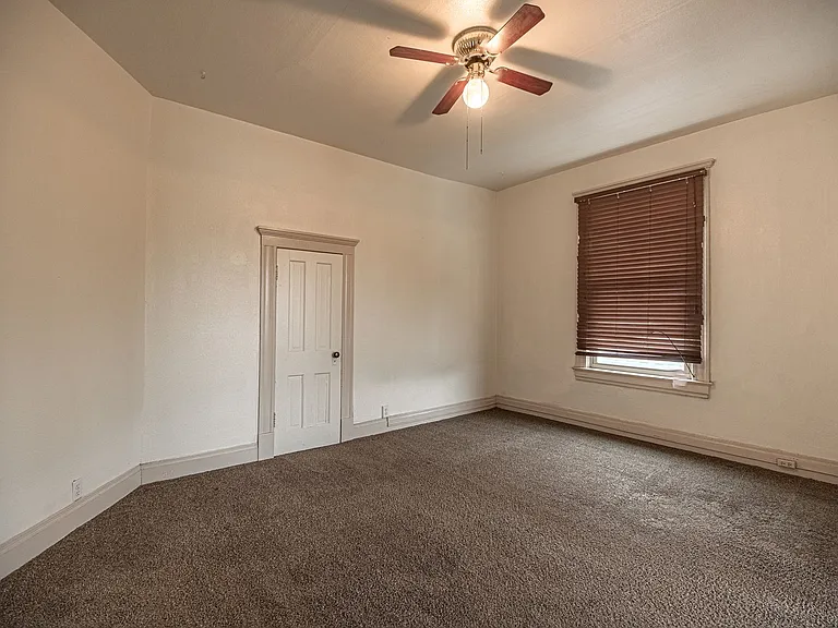 207 Midway Ave — Photo 31