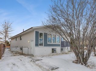 224 W Whitworth Way NE, Calgary, AB T1Y 6A9