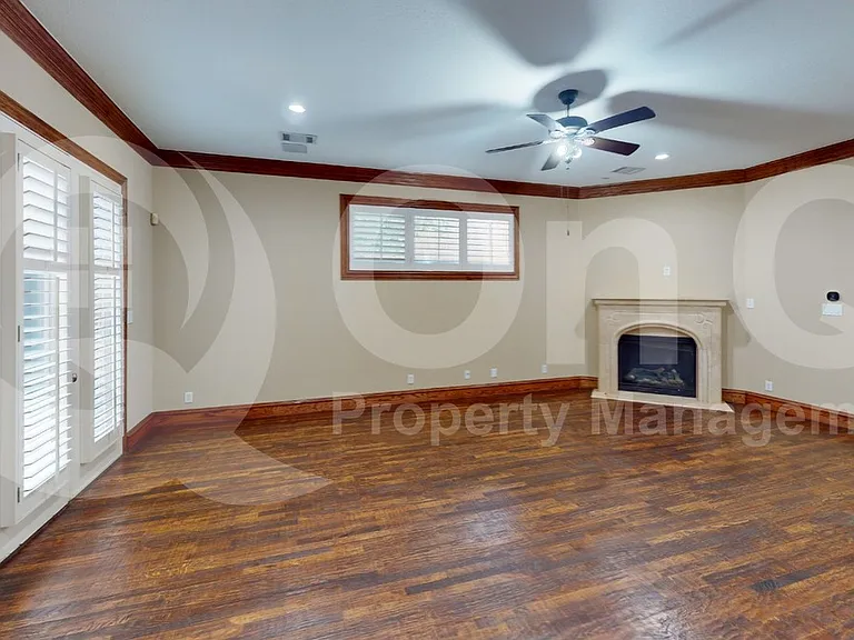 4516 Gilbert Ave — Photo 9