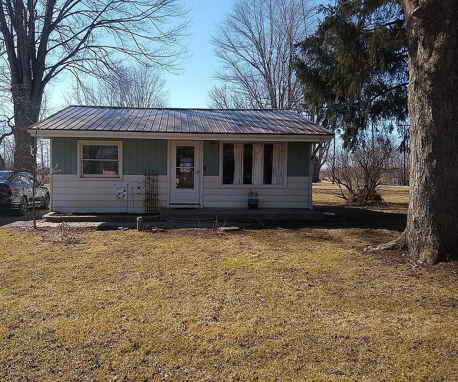 793 Elm St photo 1