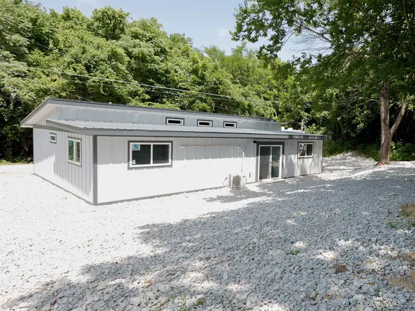 53 W Court St, Melbourne, AR 72556