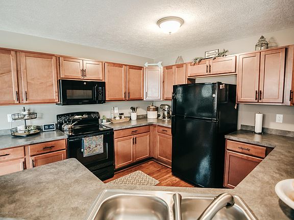4th image of 3940 Sunshine Peak Dr