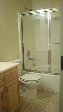 5th image of 3215 44th St Unit 16