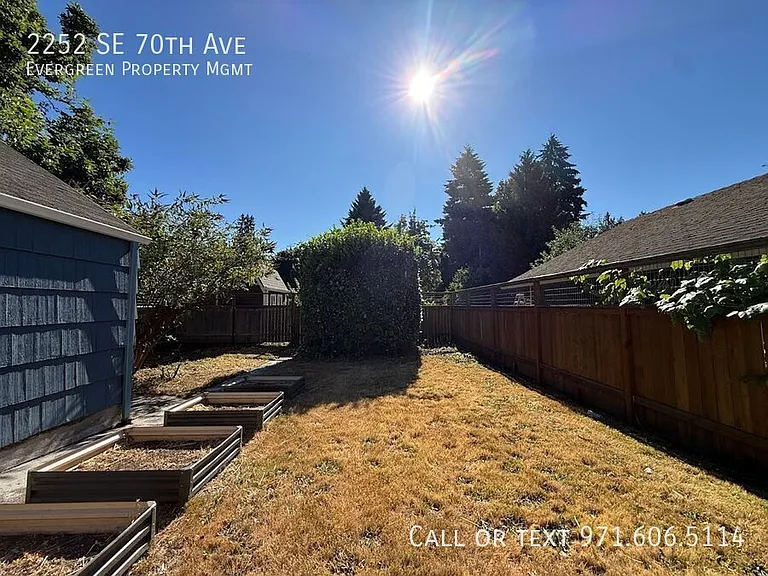2252 SE 70th Ave — Photo 49