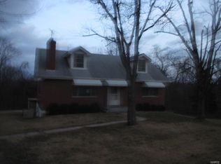2800 Moravec Dr, High Ridge, MO 63049