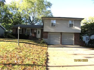 9700 W 92nd Ter, Overland Park, KS 66212