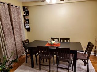 920 Ridge Sq APT 101, Elk Grove Village, IL 60007