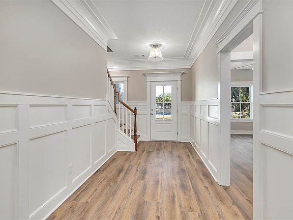 5th image of 1138 River Oaks Rd