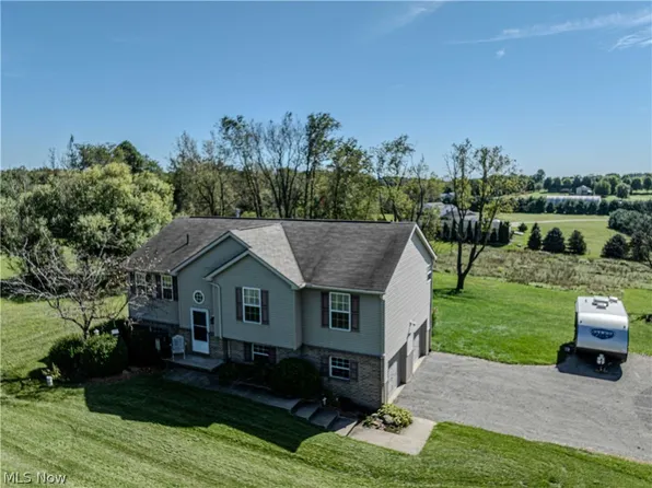 9142 Lisbon St E, East Canton, OH 44730
