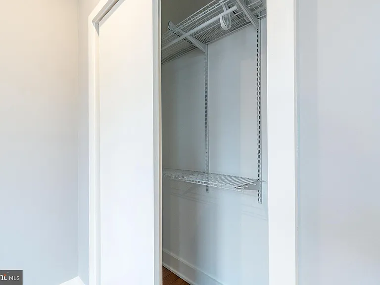 2821 Livingston St #2 — Photo 20