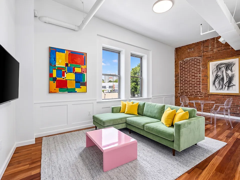 850 Grand Ave #202