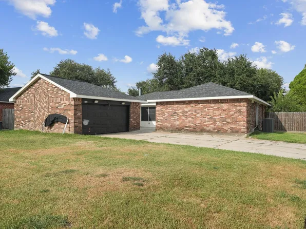 10119 Stonemont Rd, La Porte, TX 77571