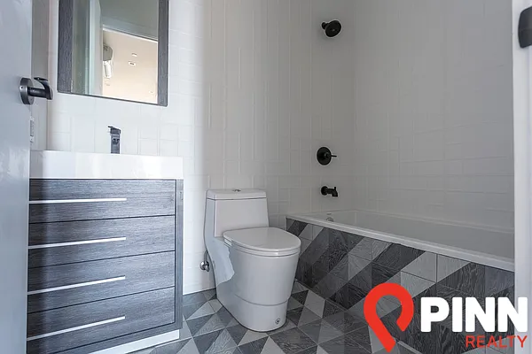 Rented by Pinn Realty | media 4