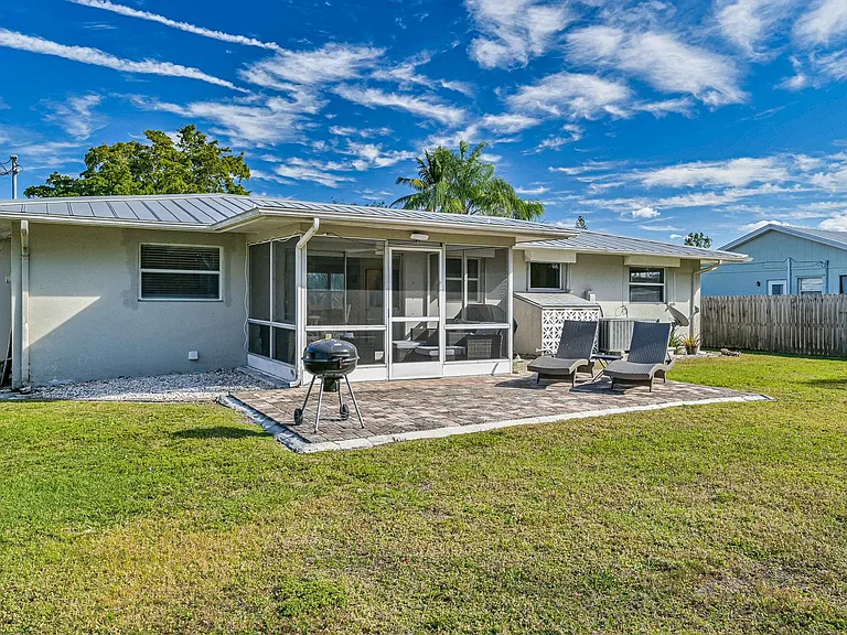 28178 Sunset Dr — Photo 5