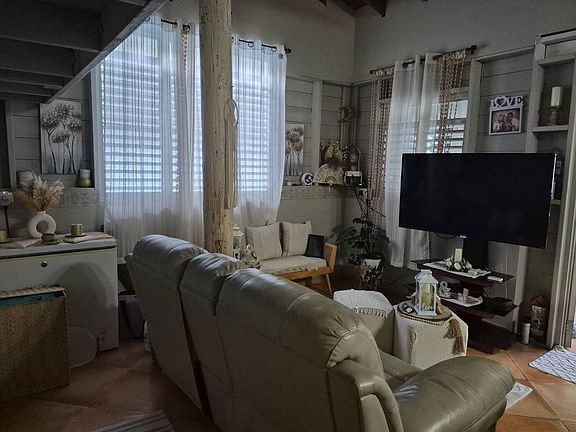 2nd image of Bo Cruces Rincon