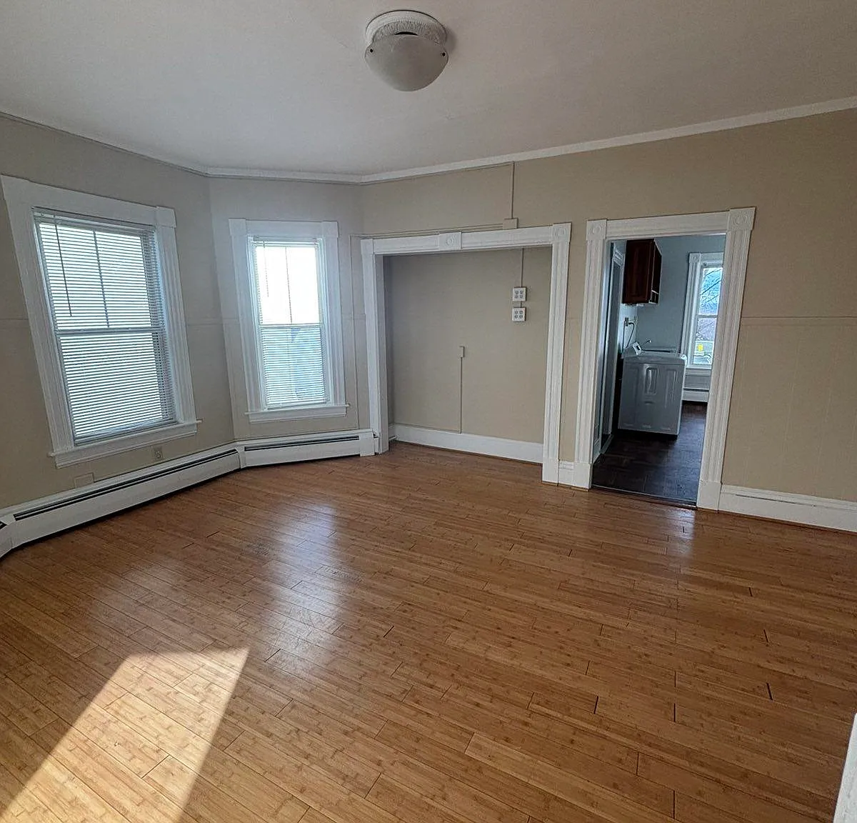 2 bed, 1.0 bath, 950 sqft, $1,900 — Photo 4