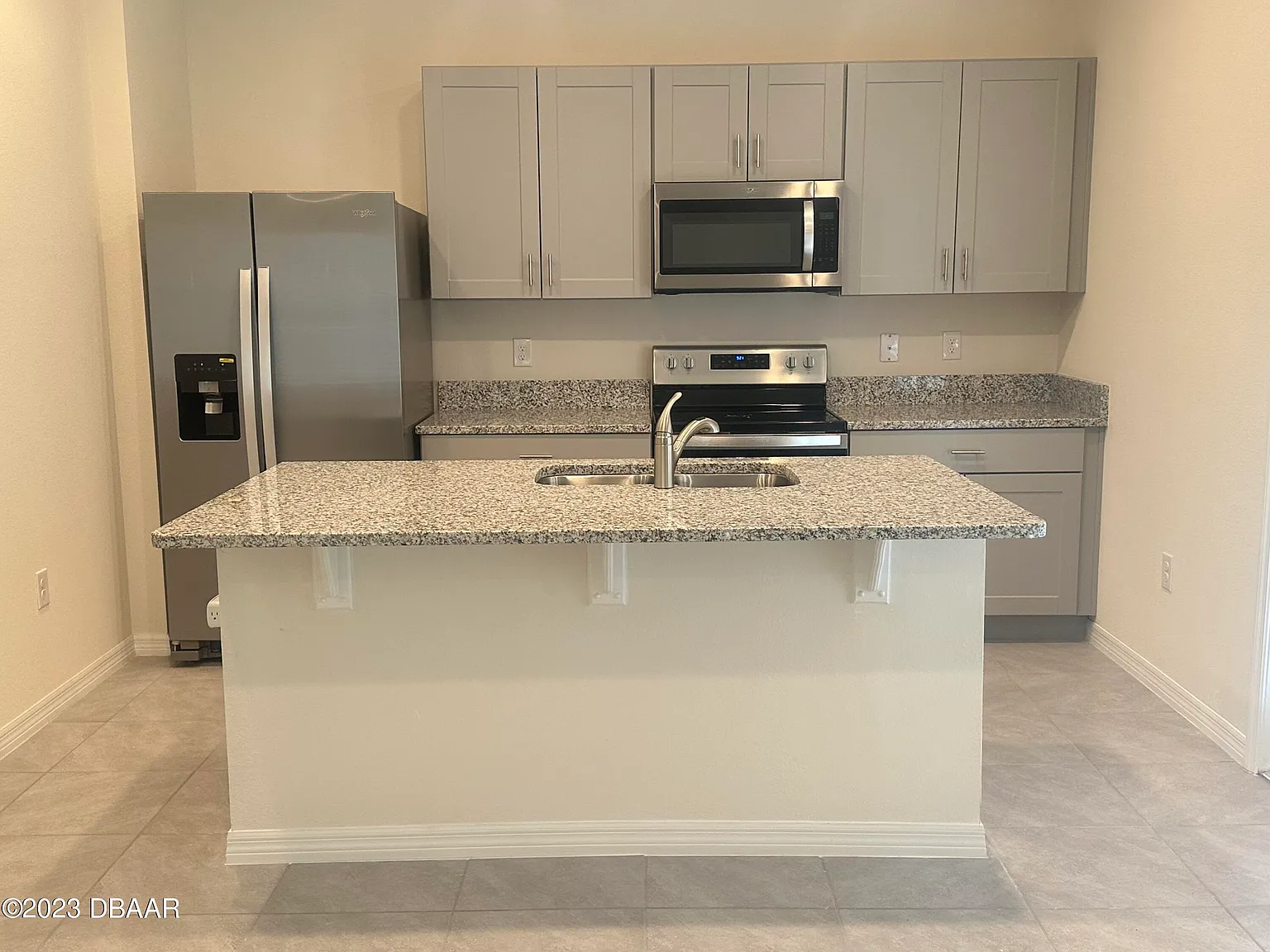 3 bed, 2.5 bath, 1614 sqft, $2,100 — Photo 3