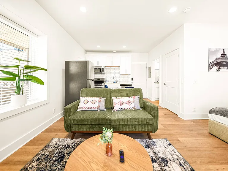 4245 Troost Ave #3 — Photo 10