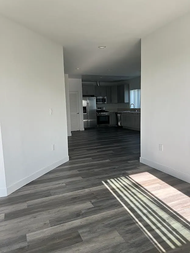 1745 N Western Ave — Photo 1