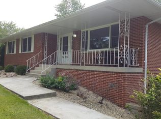 9038 Howard Ct, Saint John, IN 46373