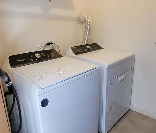 5th image of 2220 Kemble Ave APT 2B