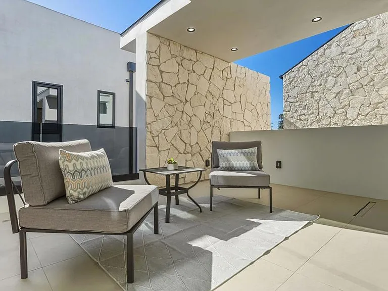824 N Curson Ave — Photo 19