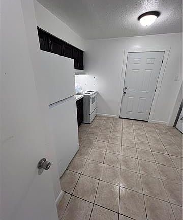 2nd image of 1023 Talbot Ave