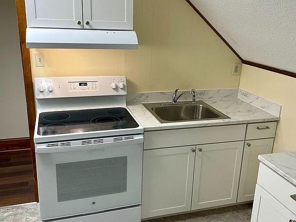 3rd image of 519 Winchester Ave Suite 2