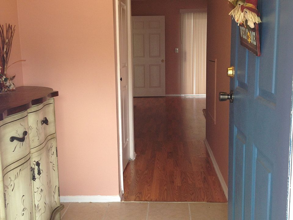 1st image of 61 Tanglewood Ct
