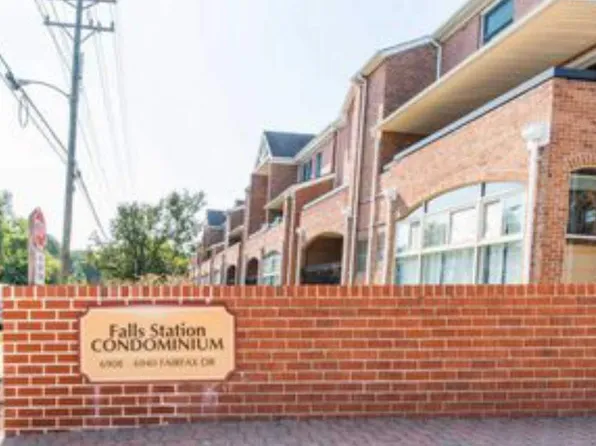 6924 Fairfax Dr Unit 204, Arlington, VA 22213