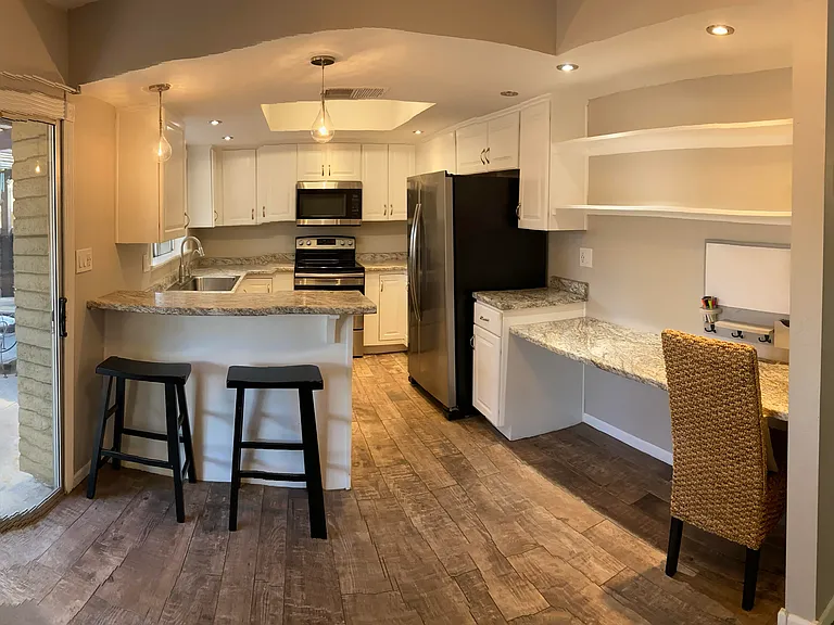 102 W Loma Vista Dr #104 — Photo 6