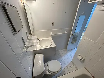 Rented by R New York