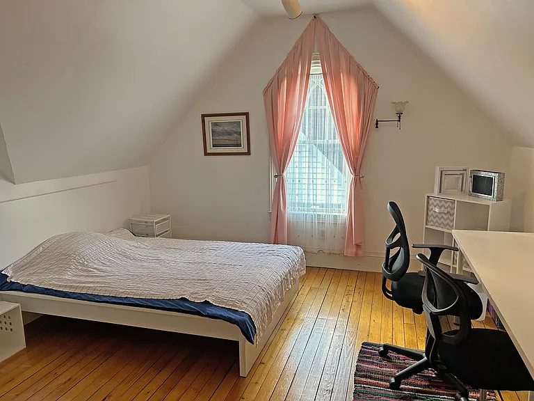 232 Pleasant St — Photo 7