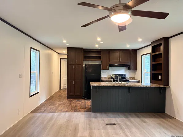 13740 Henry Dr, Denham Springs, LA 70726
