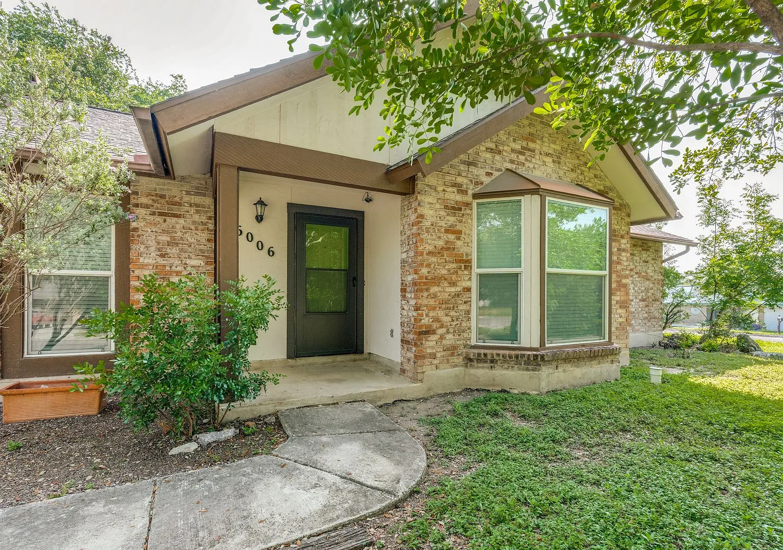 3-Bedroom, Single Story Home In High Country — Photo 3
