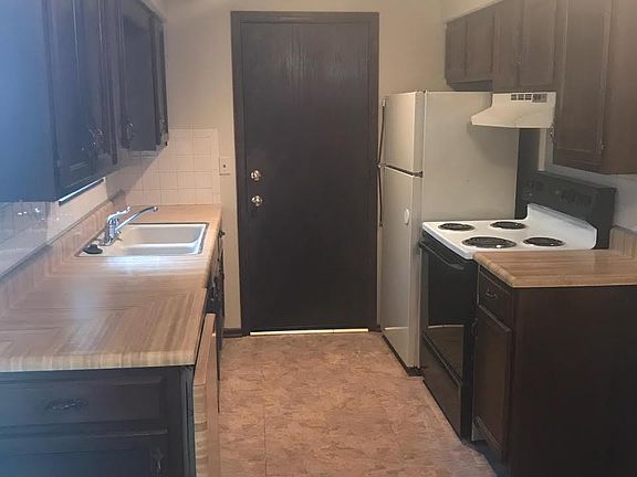 3rd image of 7809 N Oregon Ave