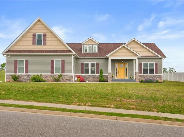 5 Red Pride Ln, Staunton, VA 24401