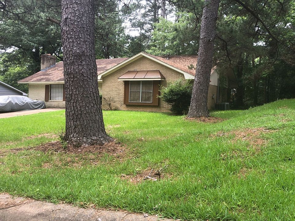 2nd image of 135 Monaco Ct