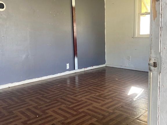 2nd image of 1287 E Willard Ave