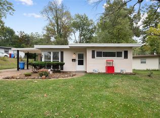 2 Marquette Dr, Florissant, MO