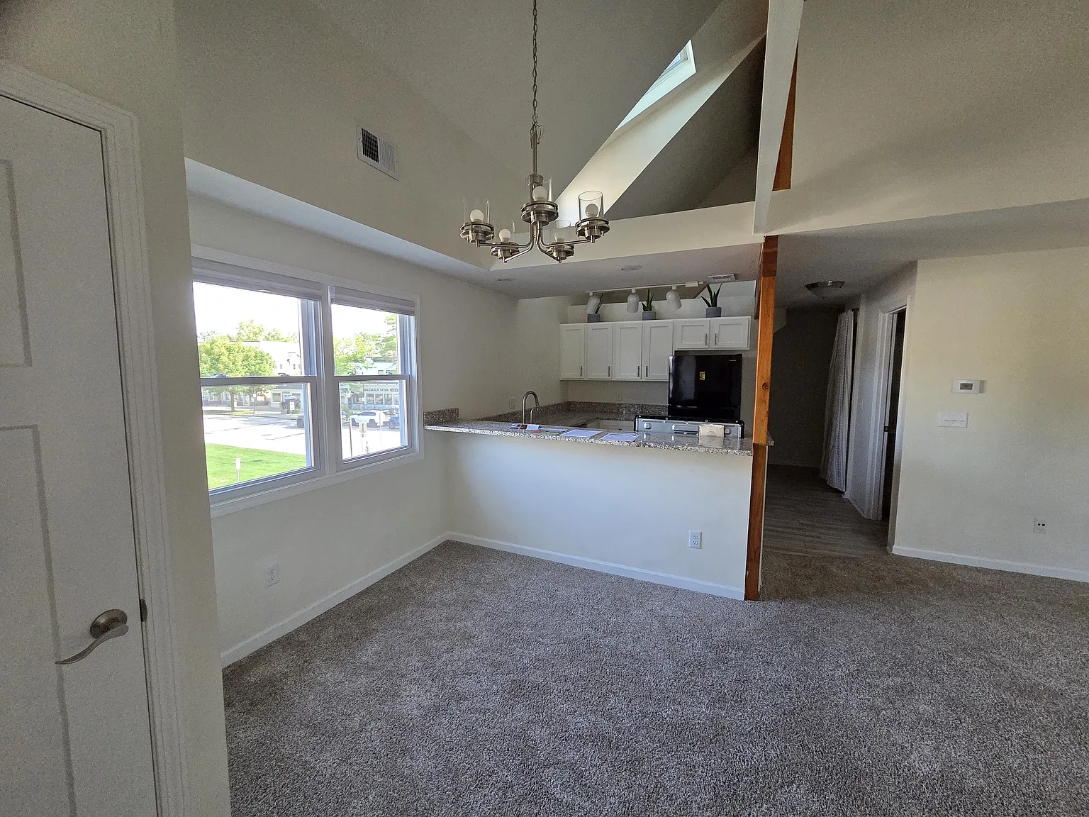 1 bed, 749 sqft, $1,800 — Photo 4