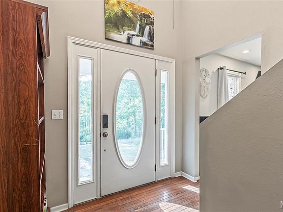 4th image of 107 Tiger St